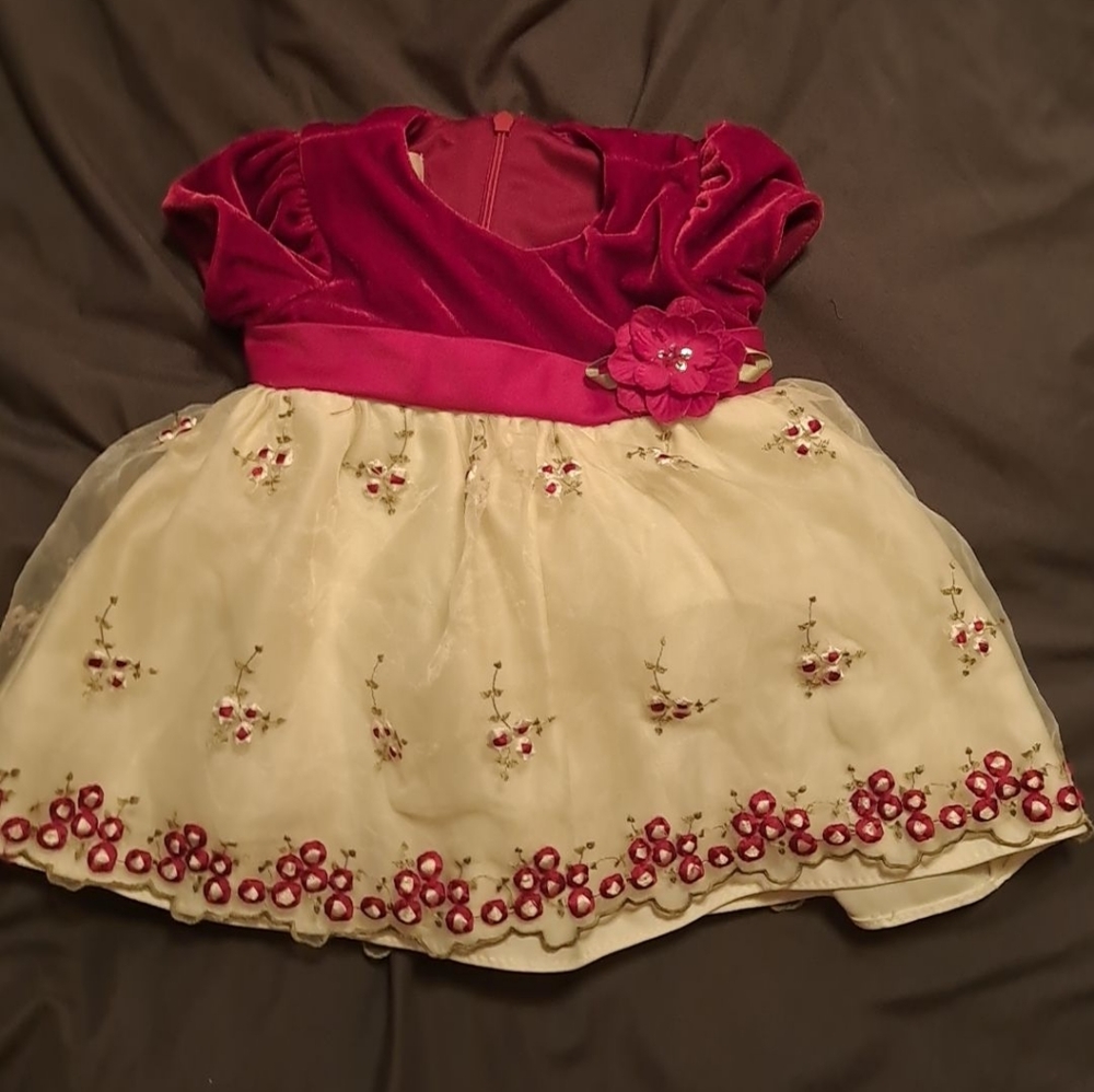 Baby girl size 6 months dress
